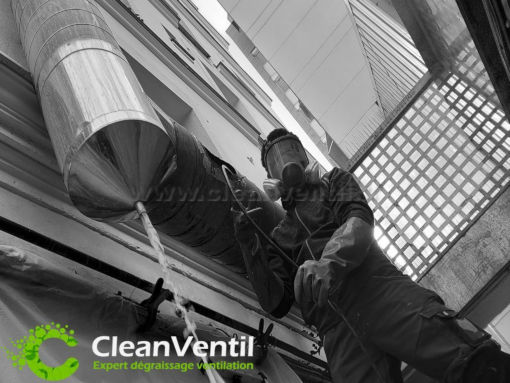 Brosse de dégraissage pour nettoyage conduit de ventilation